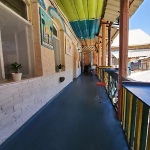 el-hostal.alltbilisihotels.com/